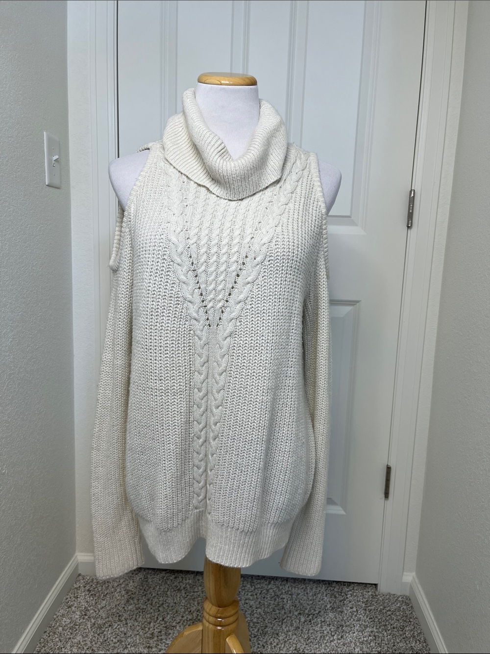 14th & Union Ivory Cable Knit Cold Shoulder Cowl Neck Sweater Large